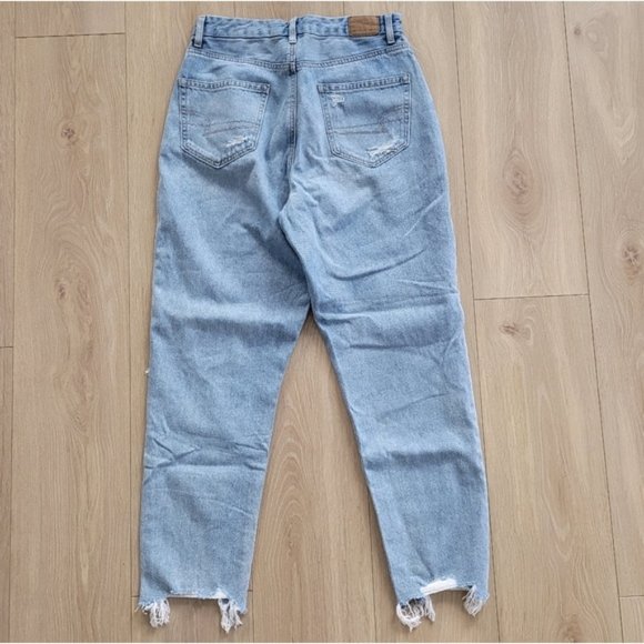 American Eagle curvy mom jeans distressed light wash size 6 regular - Picture 5 of 14